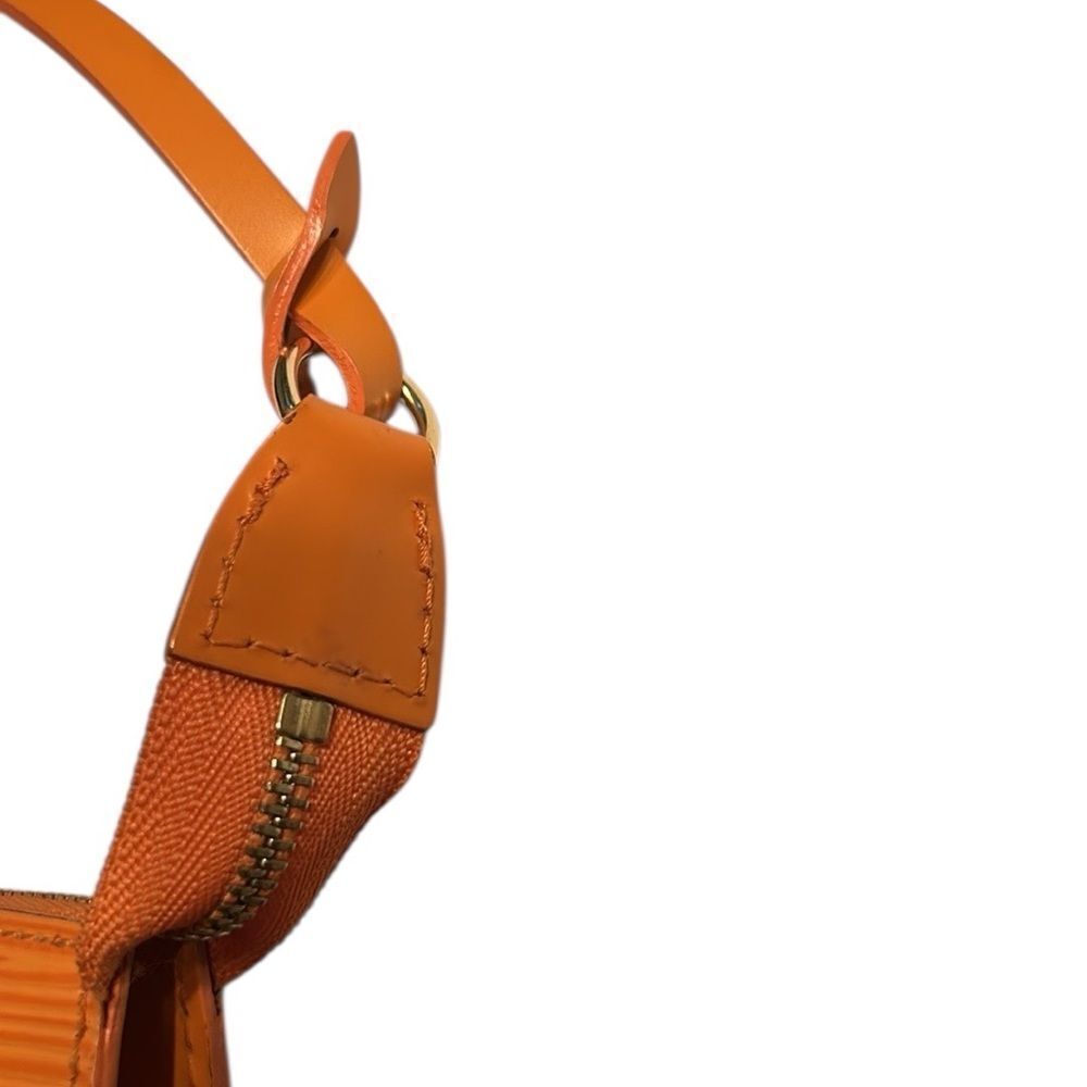 Authentic Louis Vuitton Tangerine Epi Leather Pochette. - Picture 7 of 14